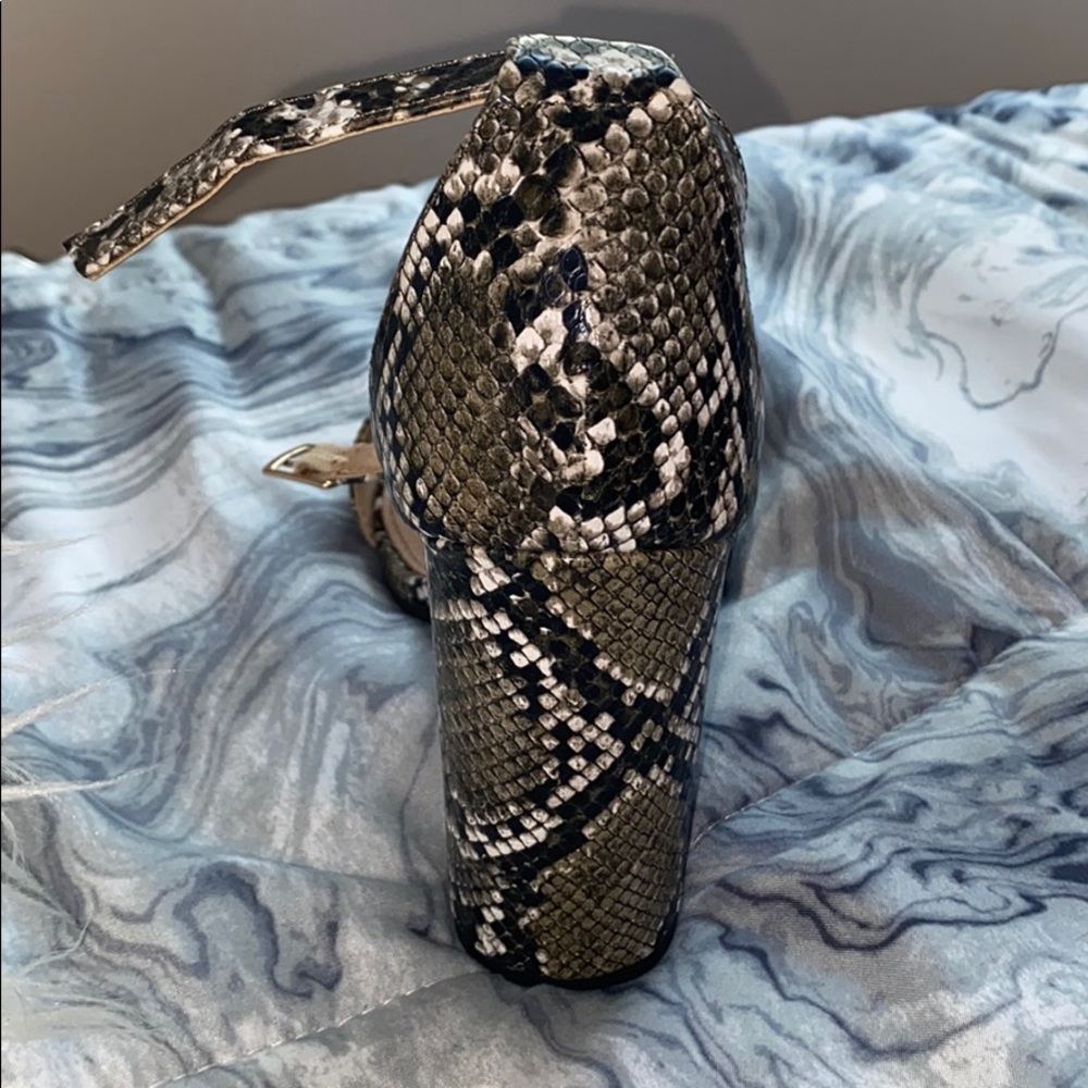 Printed heels - Picture 3 of 4